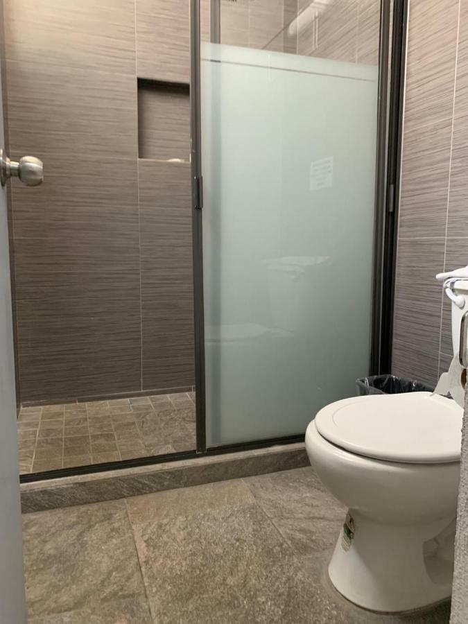 Hotel FG León Eksteriør billede