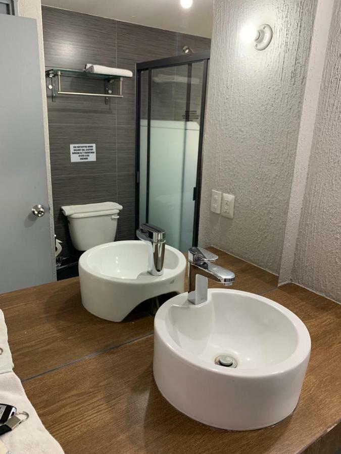 Hotel FG León Eksteriør billede