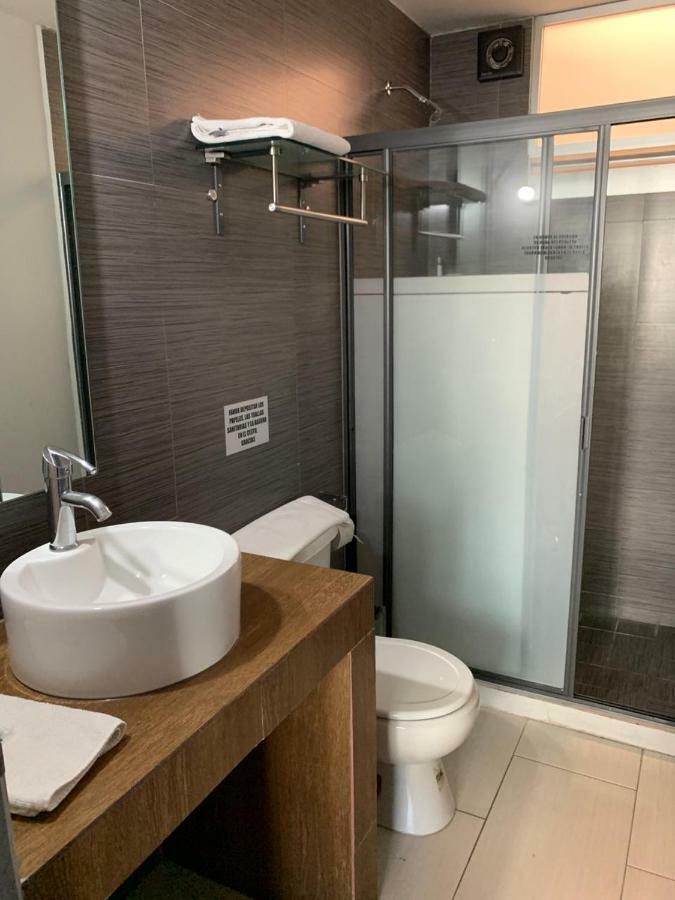 Hotel FG León Eksteriør billede